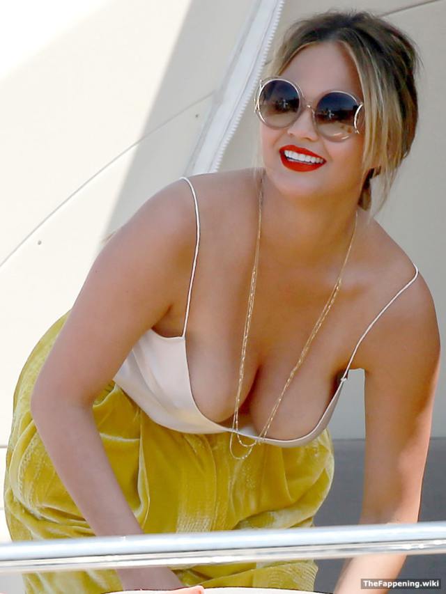 Chrissy Teigen 9 Best Photos, Chrissy Teigen 9 Pics, Chrissy Teigen 9 Images