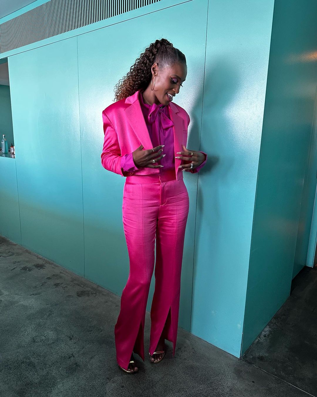 Issa Rae 13 Best Photos, Issa Rae 13 Pics, Issa Rae 13 Images