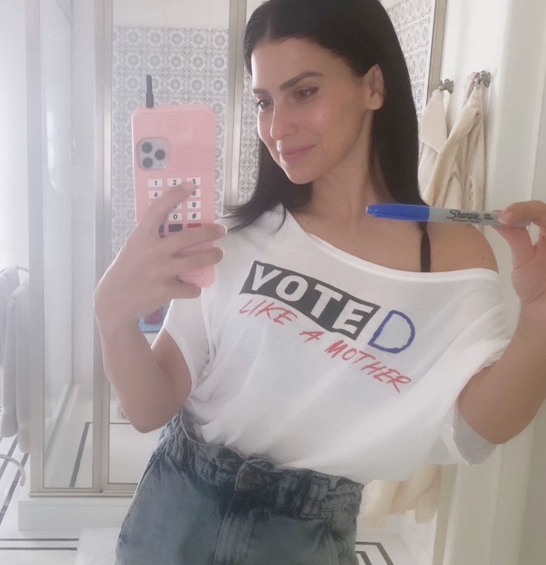 Hilaria Baldwin 9 Best Photos, Hilaria Baldwin 9 Pics, Hilaria Baldwin 9 Images