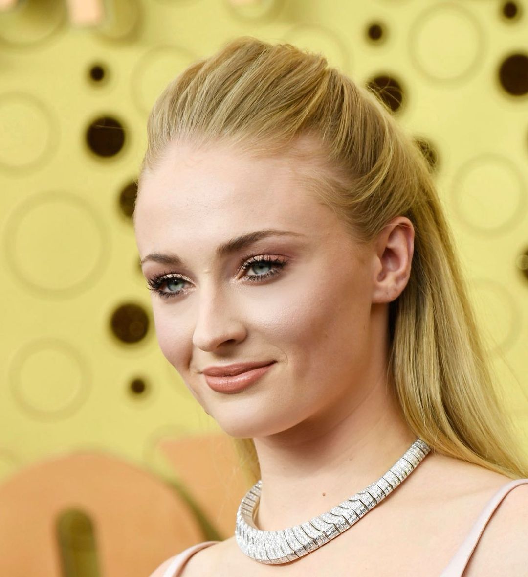 Sophie Turner 27 Best Photos, Sophie Turner 27 Pics, Sophie Turner 27 Images