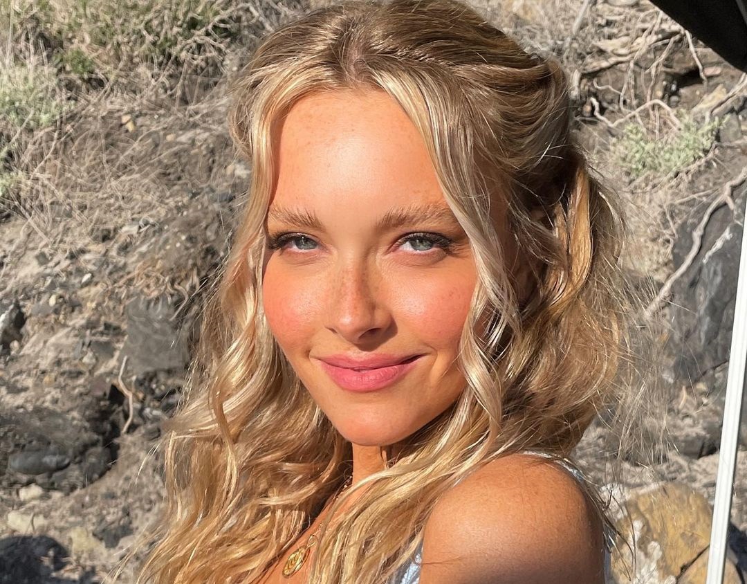 Camille Kostek 35 Best Photos, Camille Kostek 35 Pics, Camille Kostek 35 Images