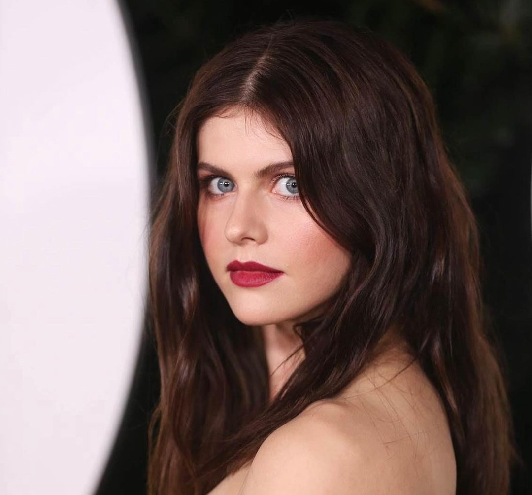 Alexandra Daddario 35 Best Photos, Alexandra Daddario 35 Pics, Alexandra Daddario 35 Images