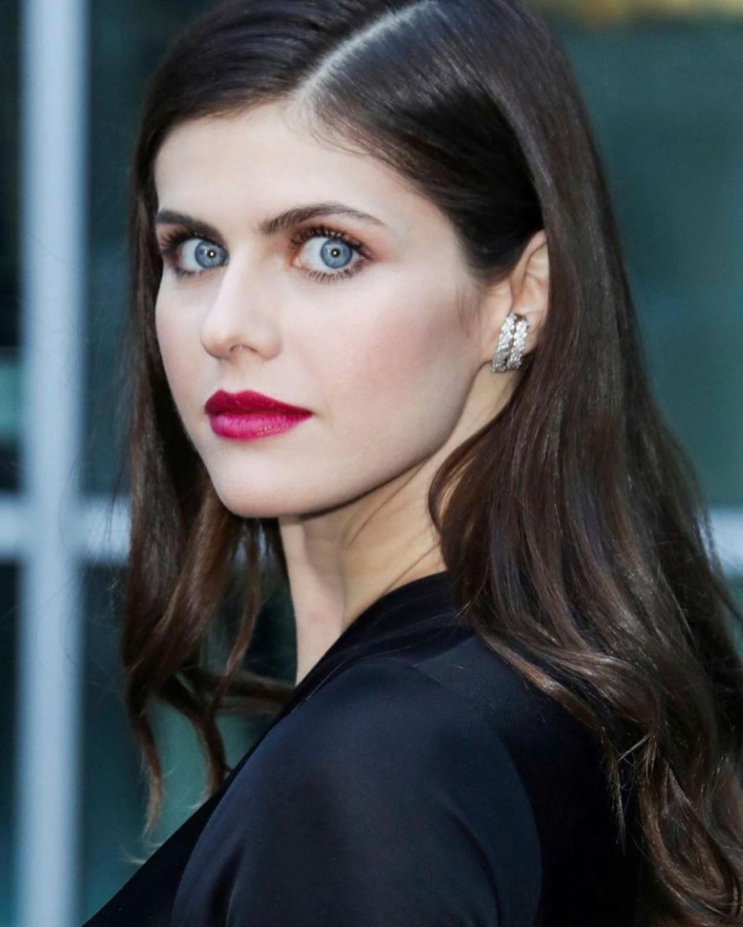 Alexandra Daddario 31 Best Photos, Alexandra Daddario 31 Pics, Alexandra Daddario 31 Images