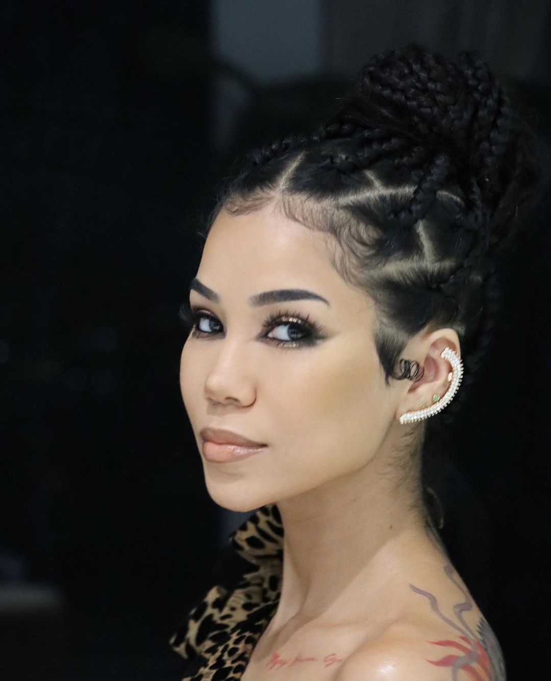 Jhene Aiko Efuru Chilombo 13 Best Photos, Jhene Aiko Efuru Chilombo 13 Pics, Jhene Aiko Efuru Chilombo 13 Images