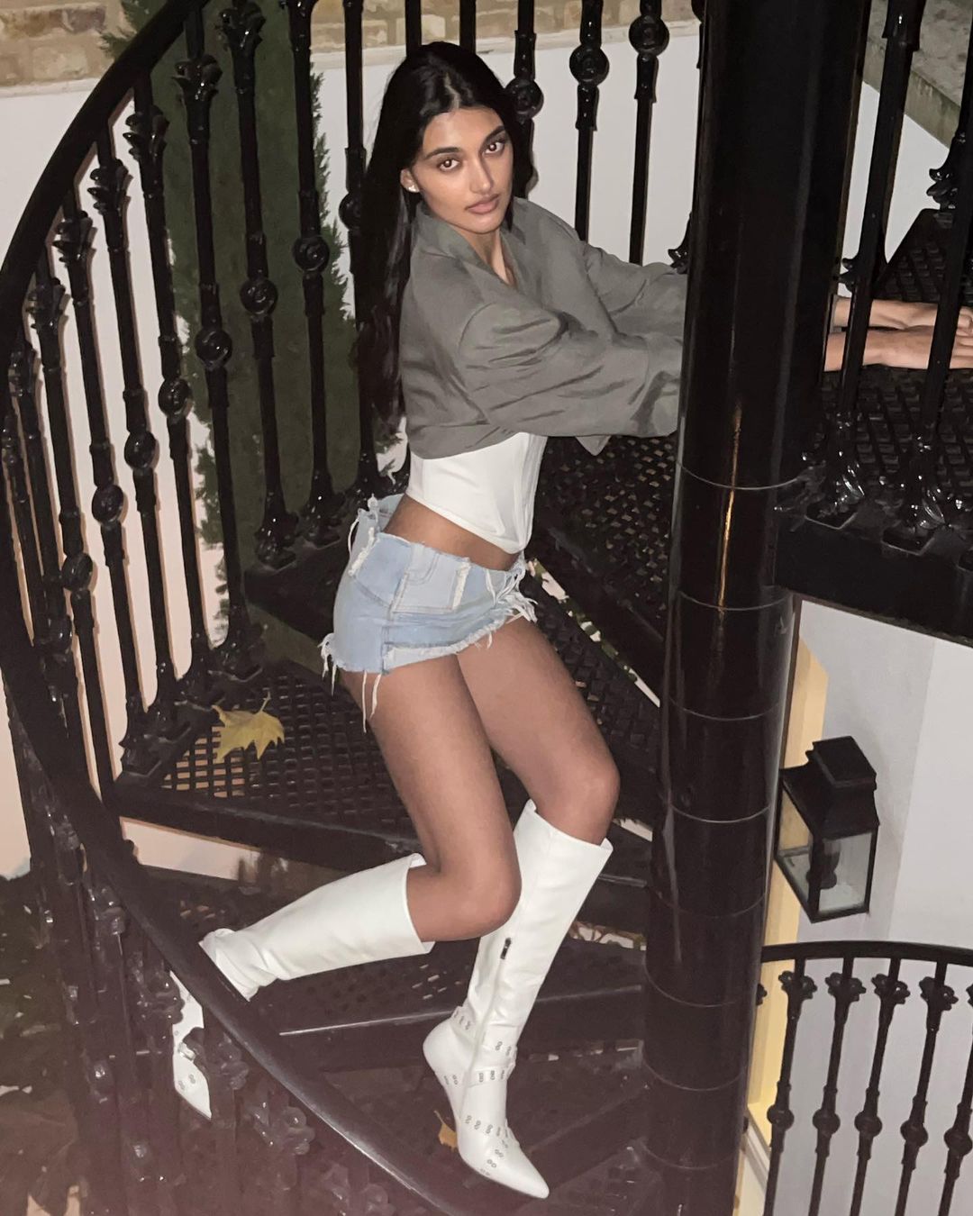 Neelam Gill 7 Best Photos, Neelam Gill 7 Pics, Neelam Gill 7 Images