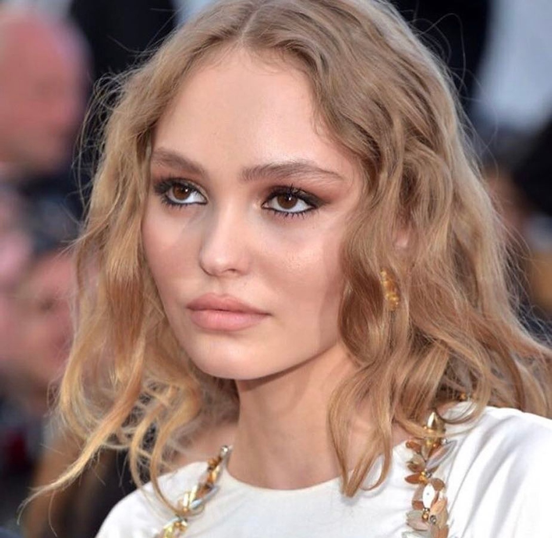 Lily-Rose Depp 7 Best Photos, Lily-Rose Depp 7 Pics, Lily-Rose Depp 7 Images