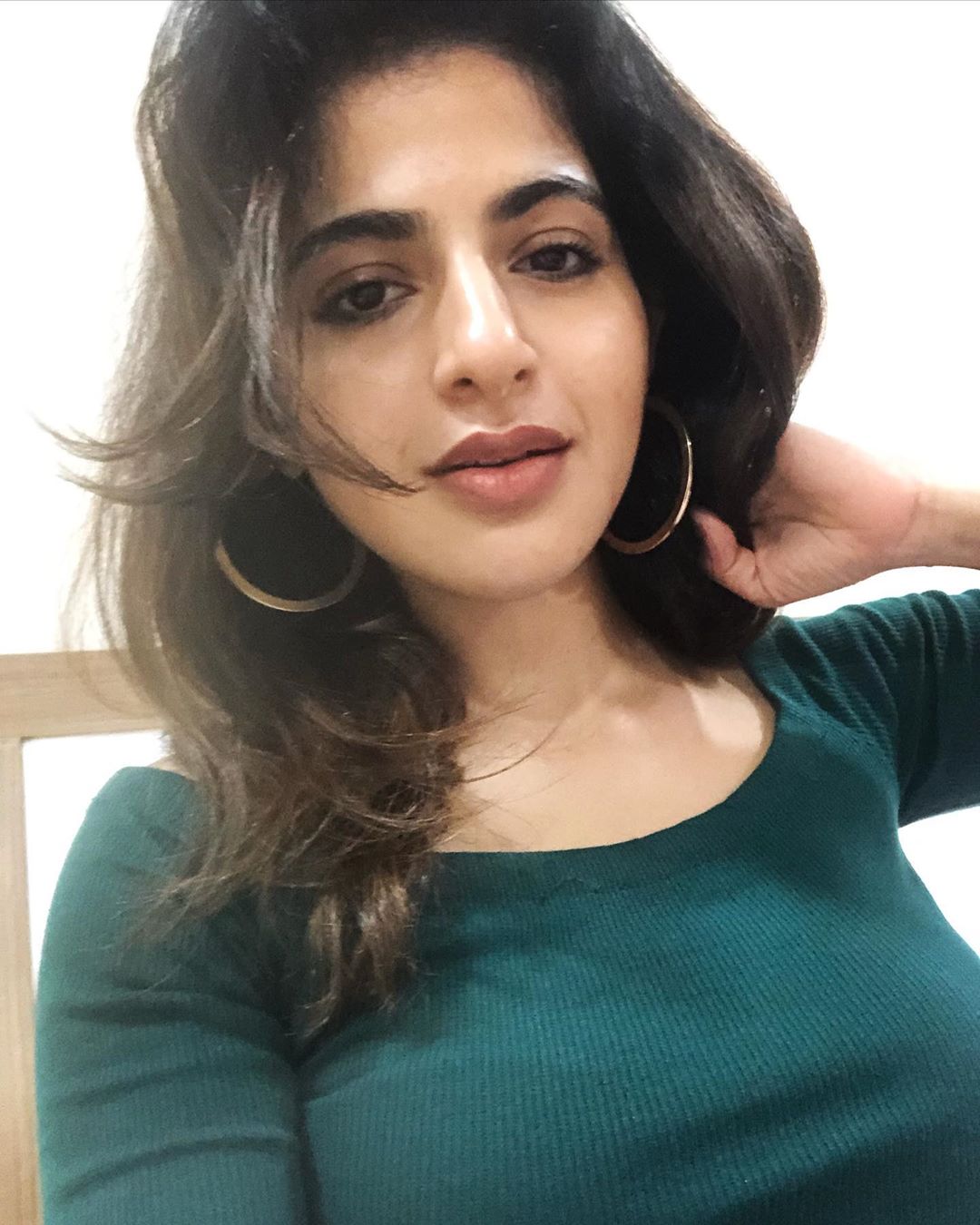 Iswarya Menon 17 Best Photos, Iswarya Menon 17 Pics, Iswarya Menon 17 Images