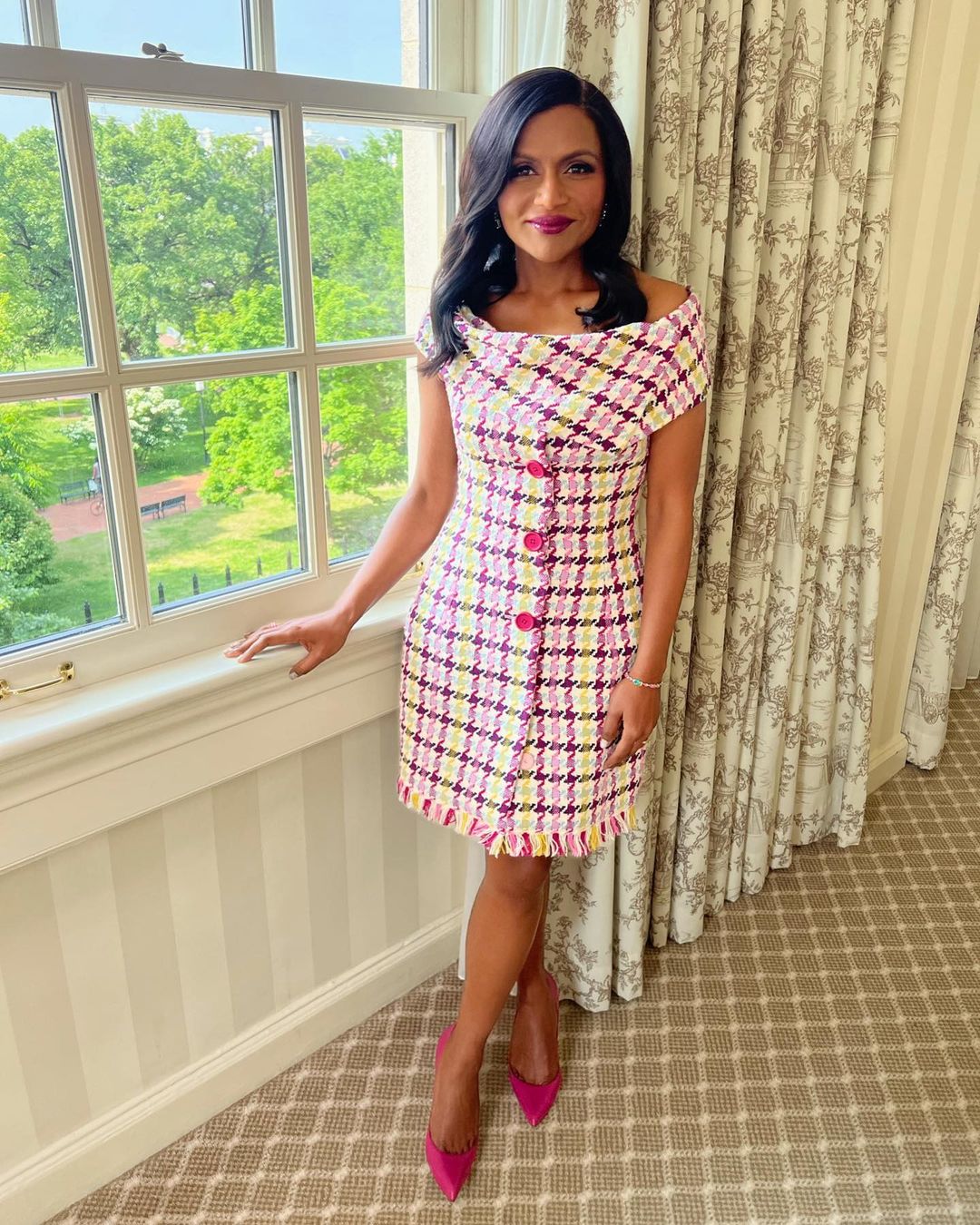 Mindy Kaling 13 Best Photos, Mindy Kaling 13 Pics, Mindy Kaling 13 Images