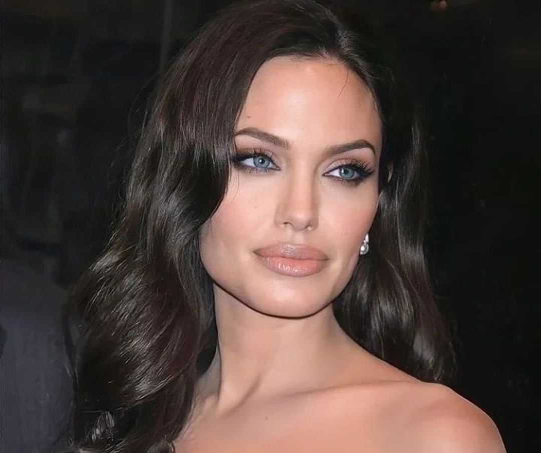 Angelina Jolie 19 Best Photos, Angelina Jolie 19 Pics, Angelina Jolie 19 Images