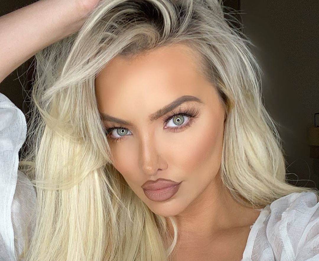 Lindsey Pelas 5 Best Photos, Lindsey Pelas 5 Pics, Lindsey Pelas 5 Images