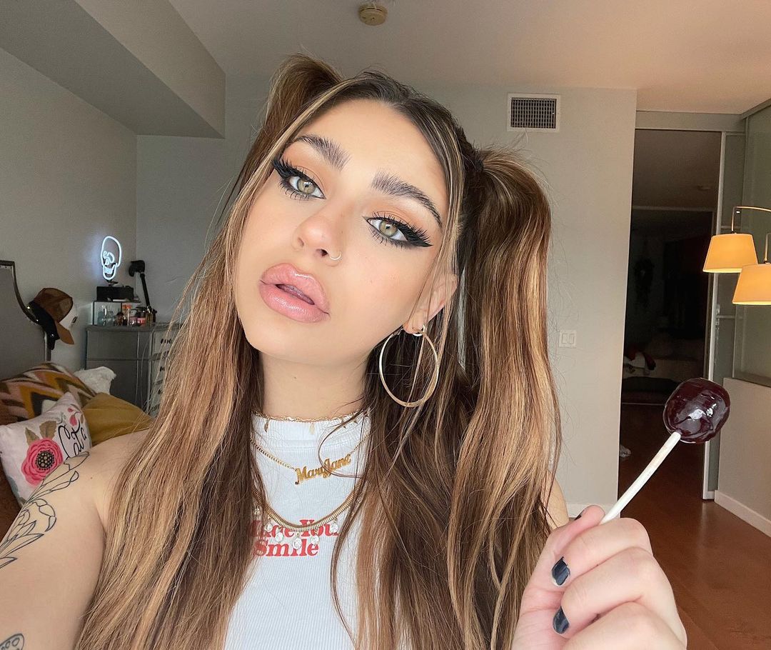 Andrea Russett 21 Best Photos, Andrea Russett 21 Pics, Andrea Russett 21 Images