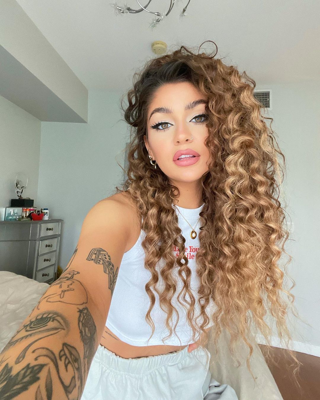 Andrea Russett 9 Best Photos, Andrea Russett 9 Pics, Andrea Russett 9 Images