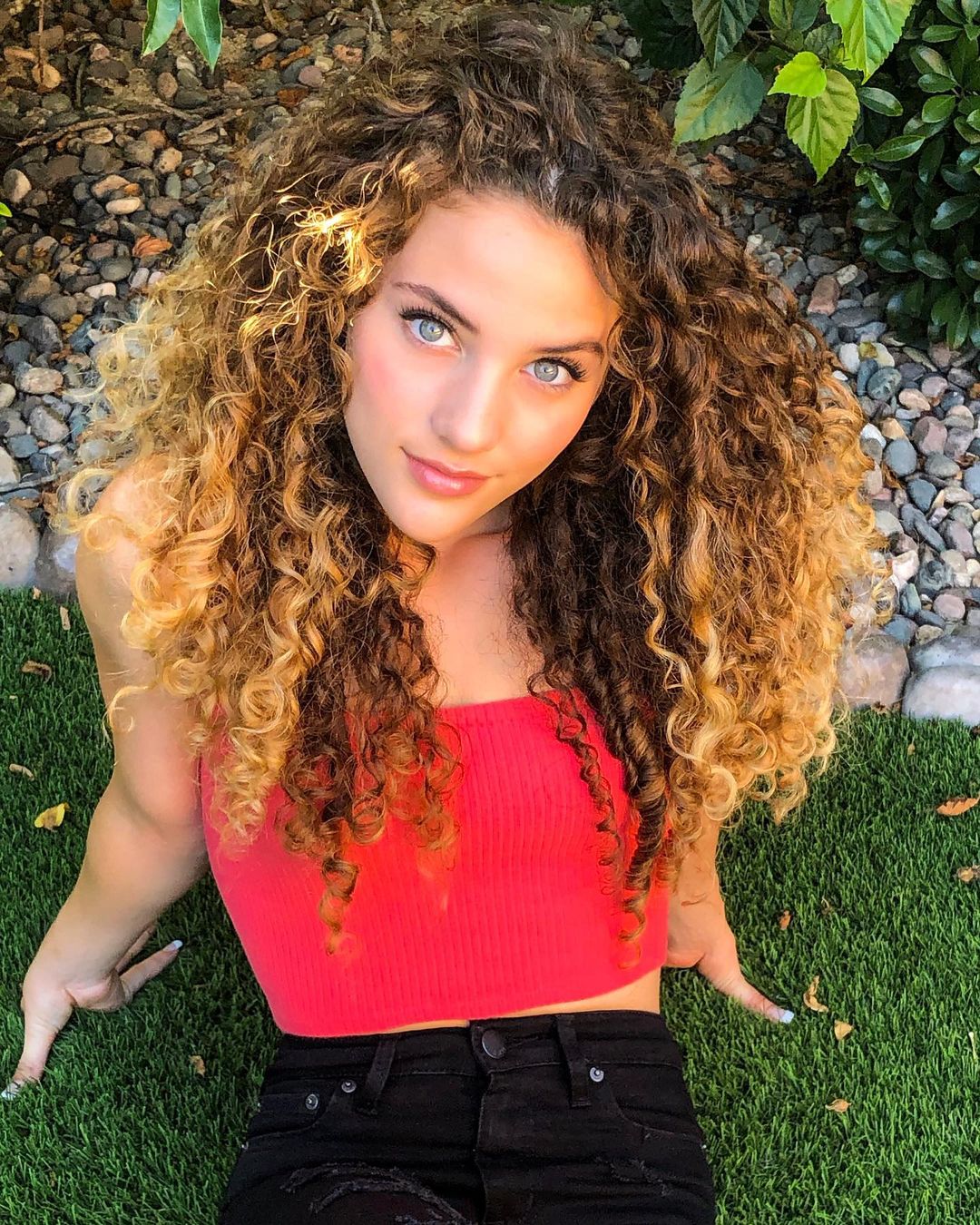 Sofie Dossi 11 Best Photos, Sofie Dossi 11 Pics, Sofie Dossi 11 Images