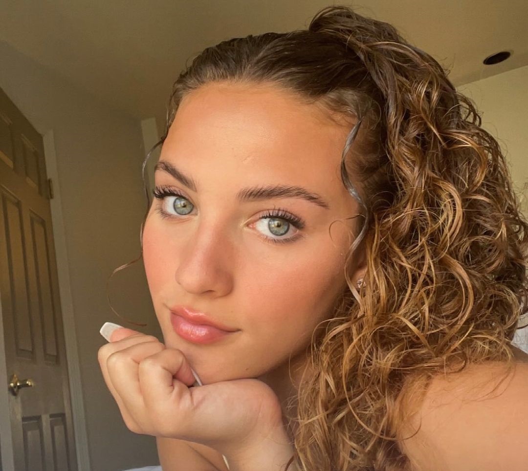 Sofie Dossi 21 Best Photos, Sofie Dossi 21 Pics, Sofie Dossi 21 Images