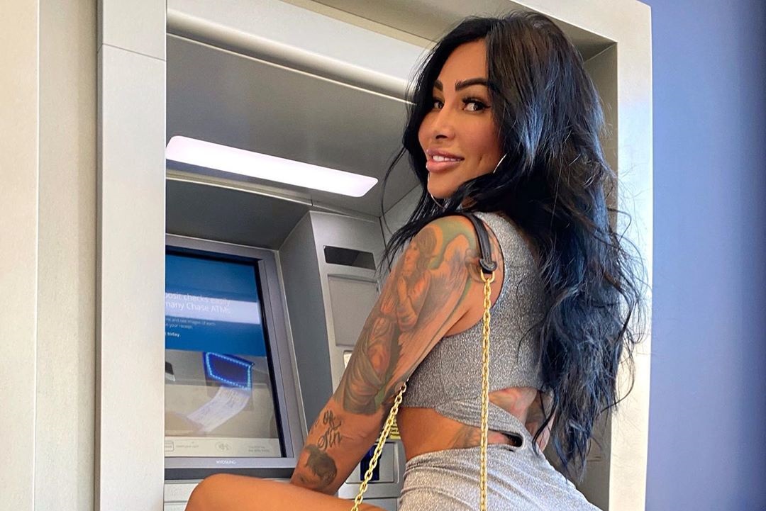 Brittanya Razavi 23 Best Photos, Brittanya Razavi 23 Pics, Brittanya Razavi 23 Images