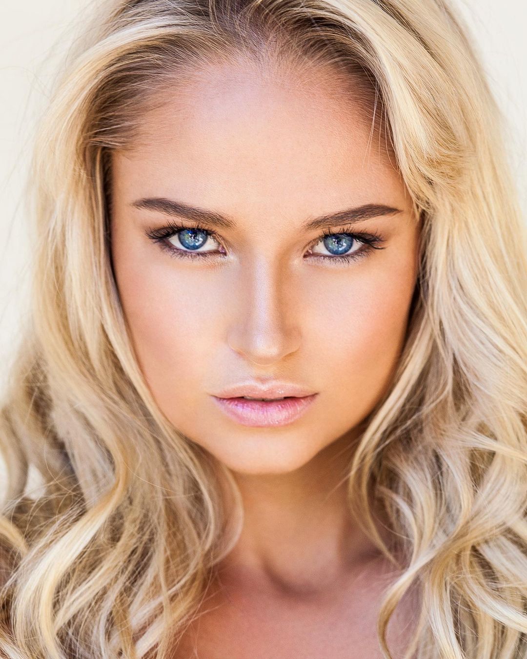 Genevieve Morton 17 Best Photos, Genevieve Morton 17 Pics, Genevieve Morton 17 Images