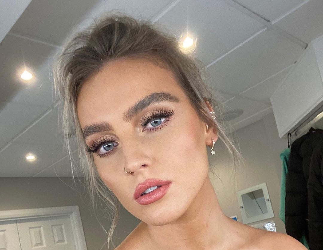 Perrie Edwards 19 Best Photos, Perrie Edwards 19 Pics, Perrie Edwards 19 Images